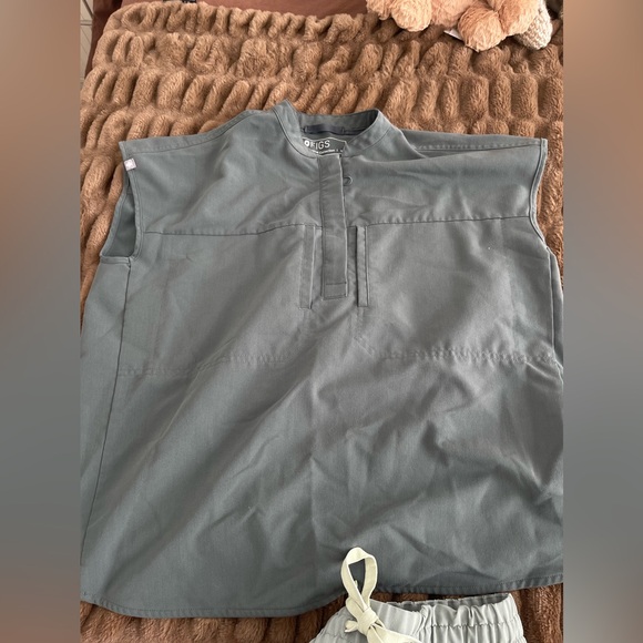 Figs Scrub Set - Picture 3 of 7